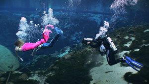 Filming the Weeki Wachee Mermaids